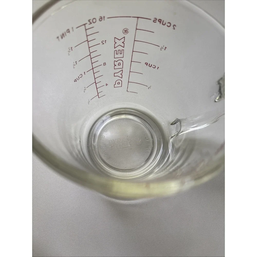 PYREX 516 Glass‎ Measuring Cup Red Lettering Closed D Handle 2 Cup Vintage